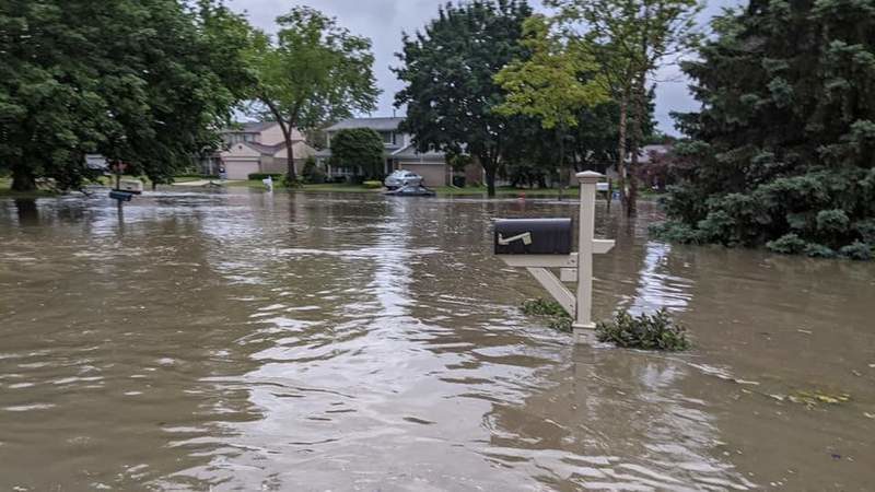 Heavy rains flood Michigan